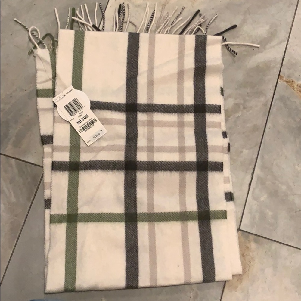 🔥🔥NWT 🔥🔥cashmere scarf